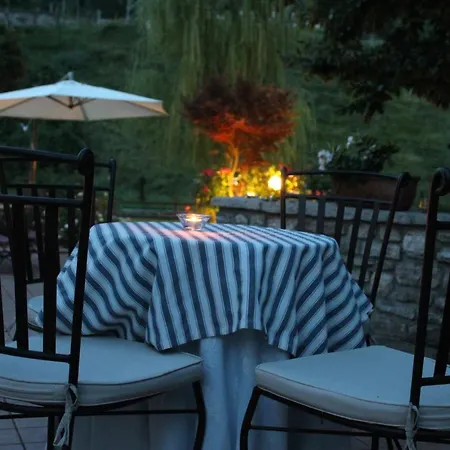 Calvi-ristorante Mainor מלון